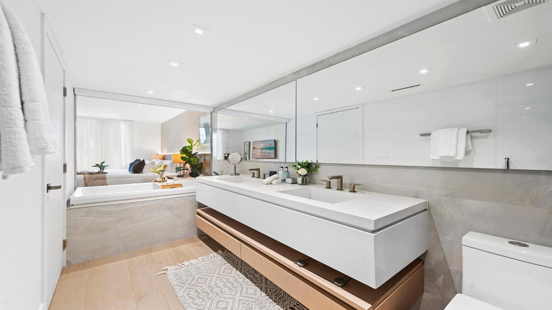 2 Bedroom Private At Roney Palace -407 * Miami Beach