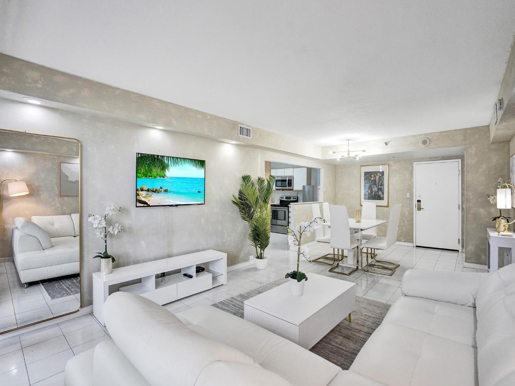 Amazing Ocean View Service 607 *