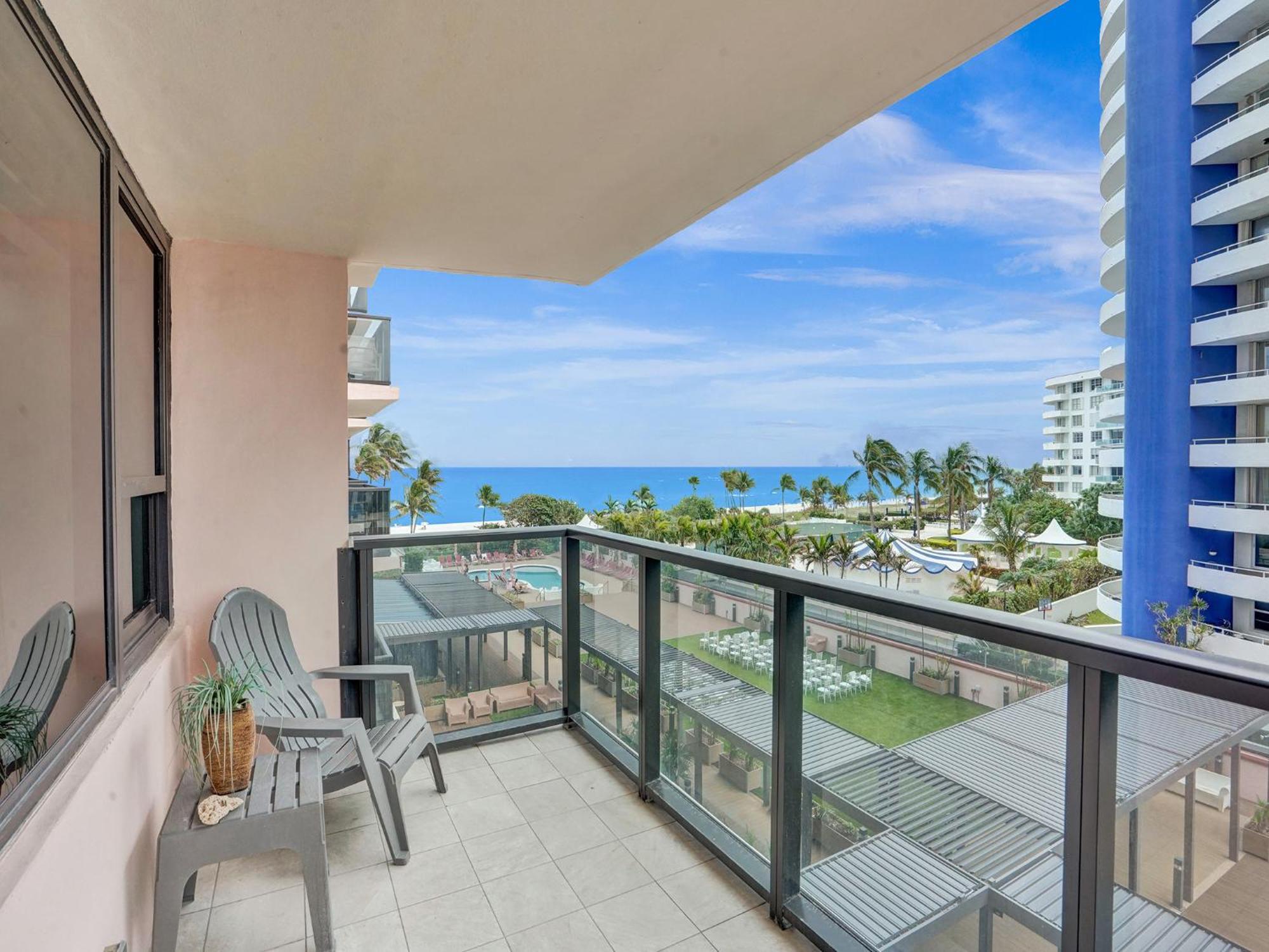 Amazing Ocean View Service 607