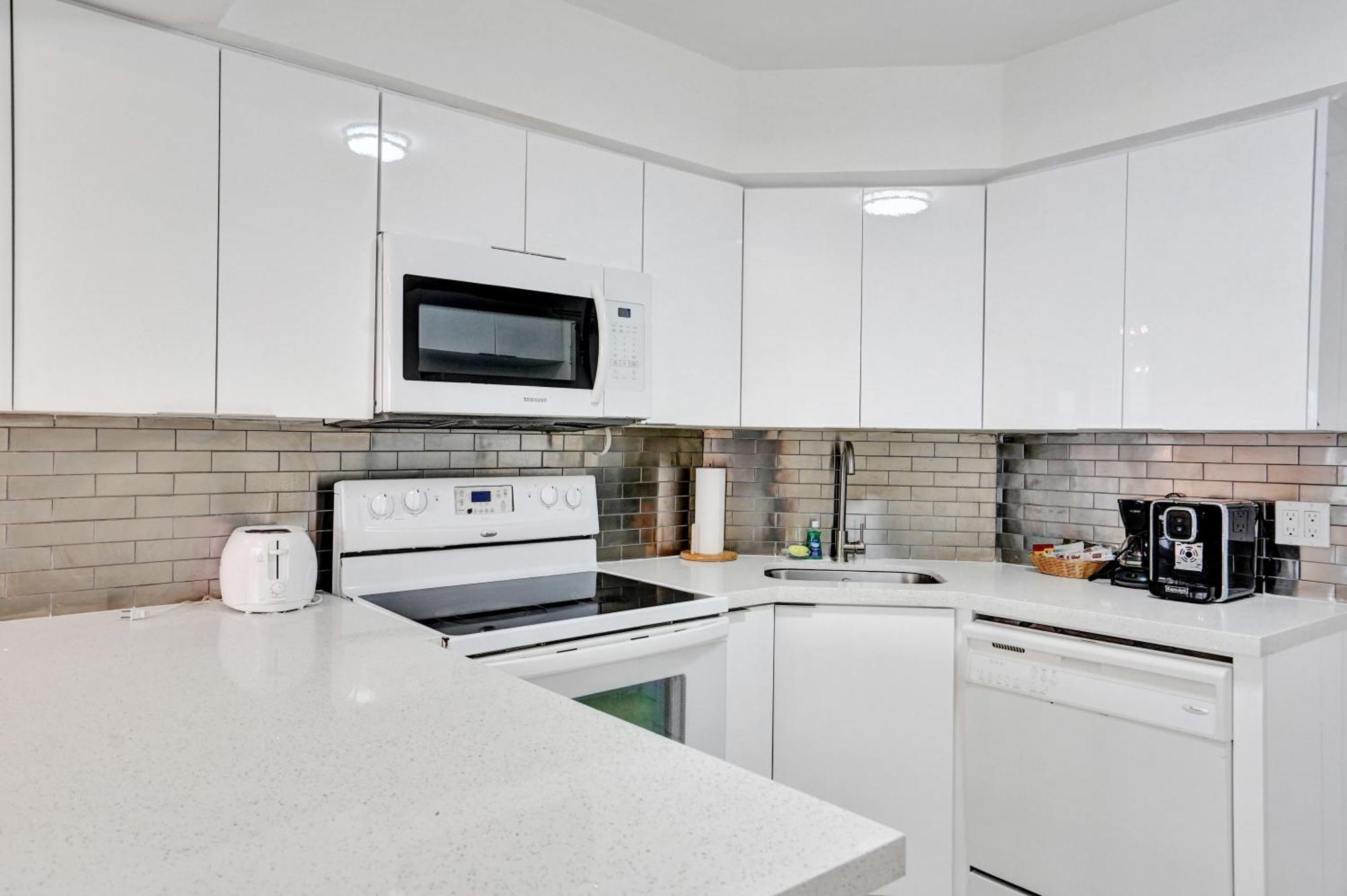 Spacious Ocean View 601