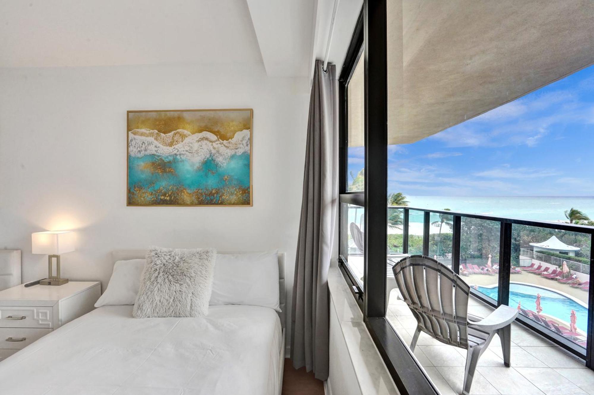 Spacious Ocean View 601 Apartment