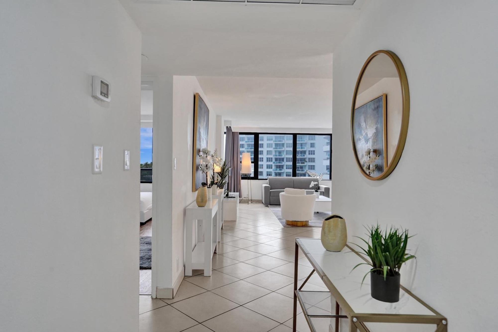 Apartment Spacious Ocean View 601 *