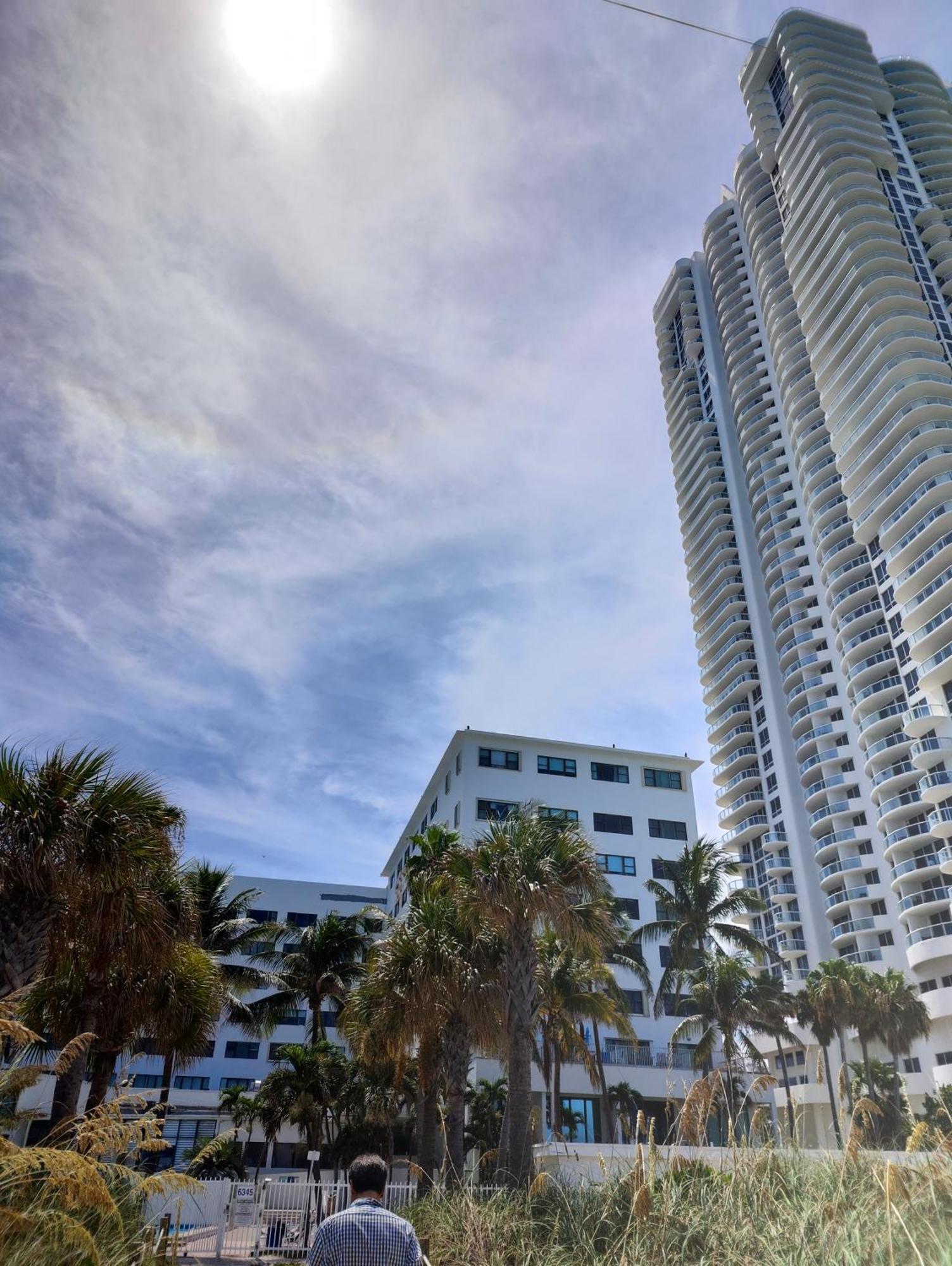 Miami Beachfront Apartment *