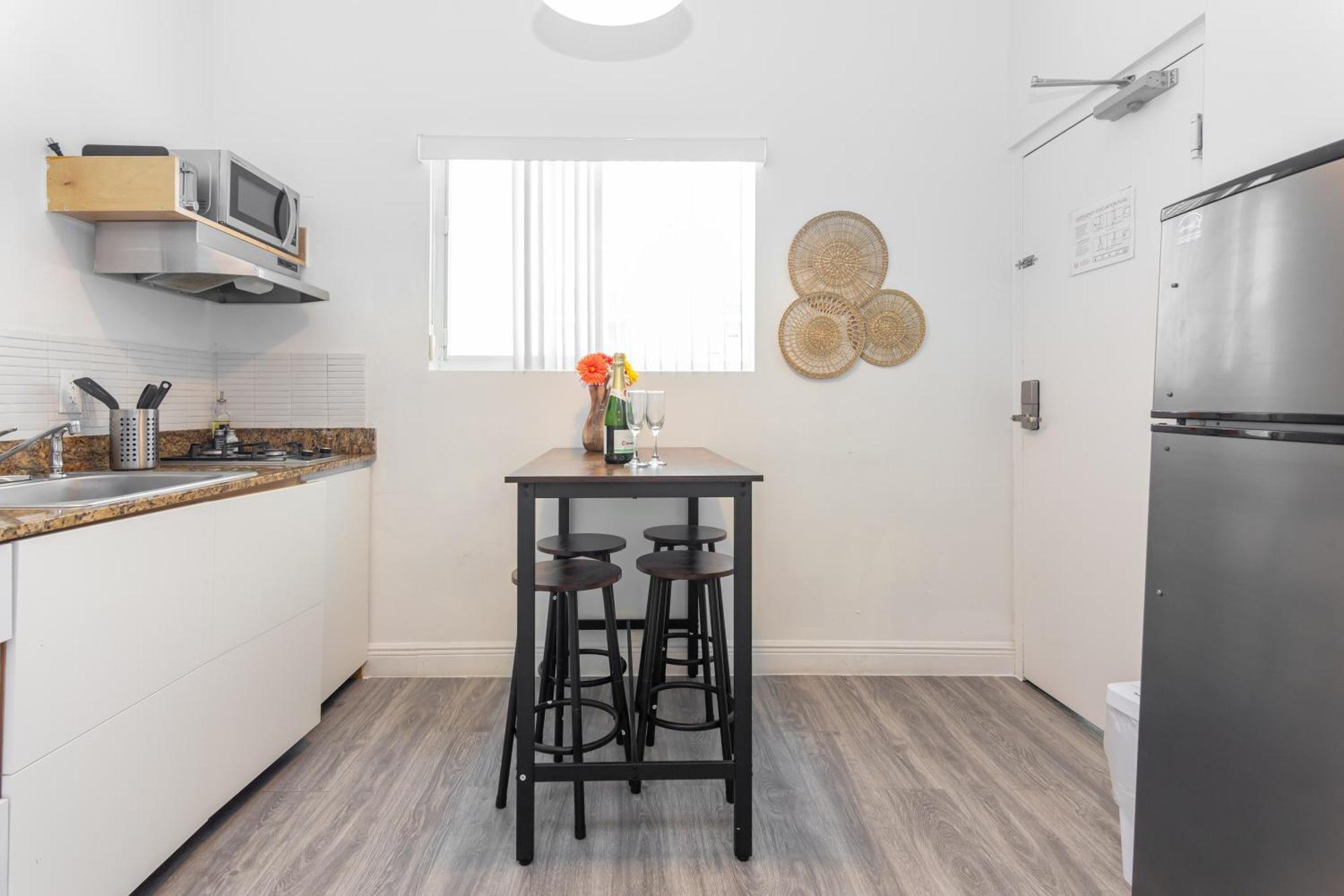 West Deco Aparthotel Miami Beach