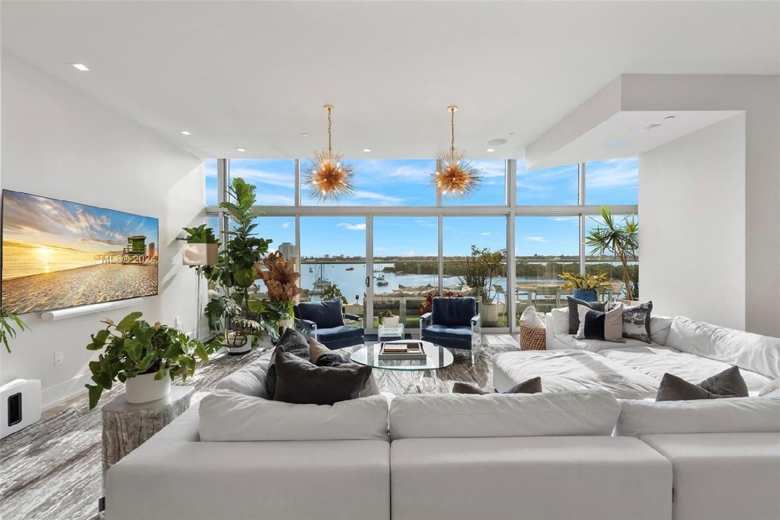 Spacious Corner Unit With Bay Views Apartment Miami Beach