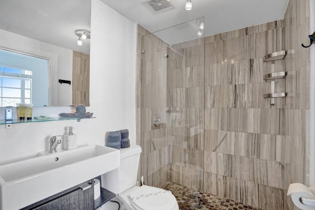 Miami Home, 7 Guests, Steps From The Miami Beach