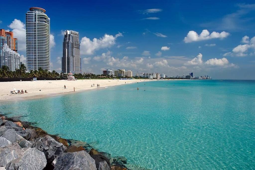 Miami Home, 7 Guests, Steps From The Apartment *