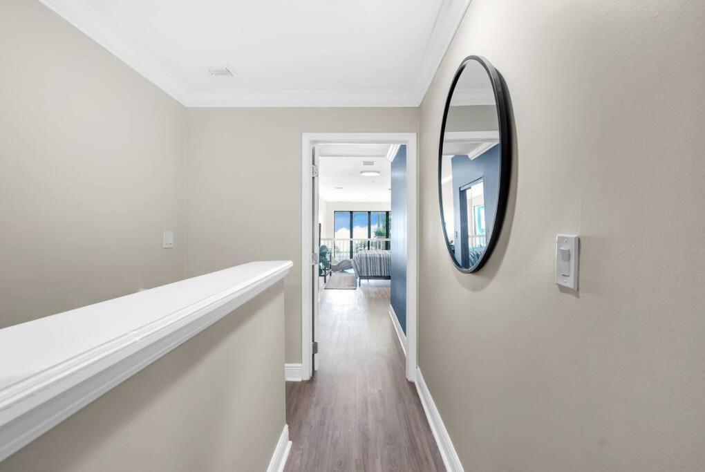 Apartment Ventur Loft 2-story Beachfront With Ocean Views *