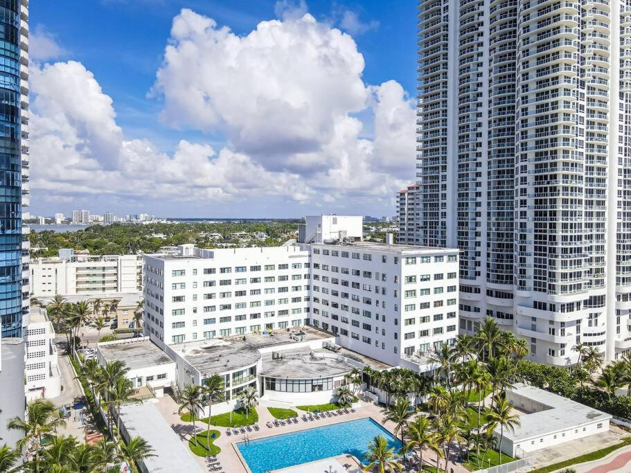 Ventur Loft 2-story Beachfront With Ocean Views Apartment *