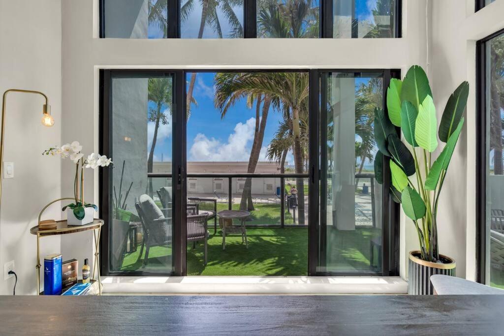 Ventur Loft 2-story Beachfront With Ocean Views Apartment *