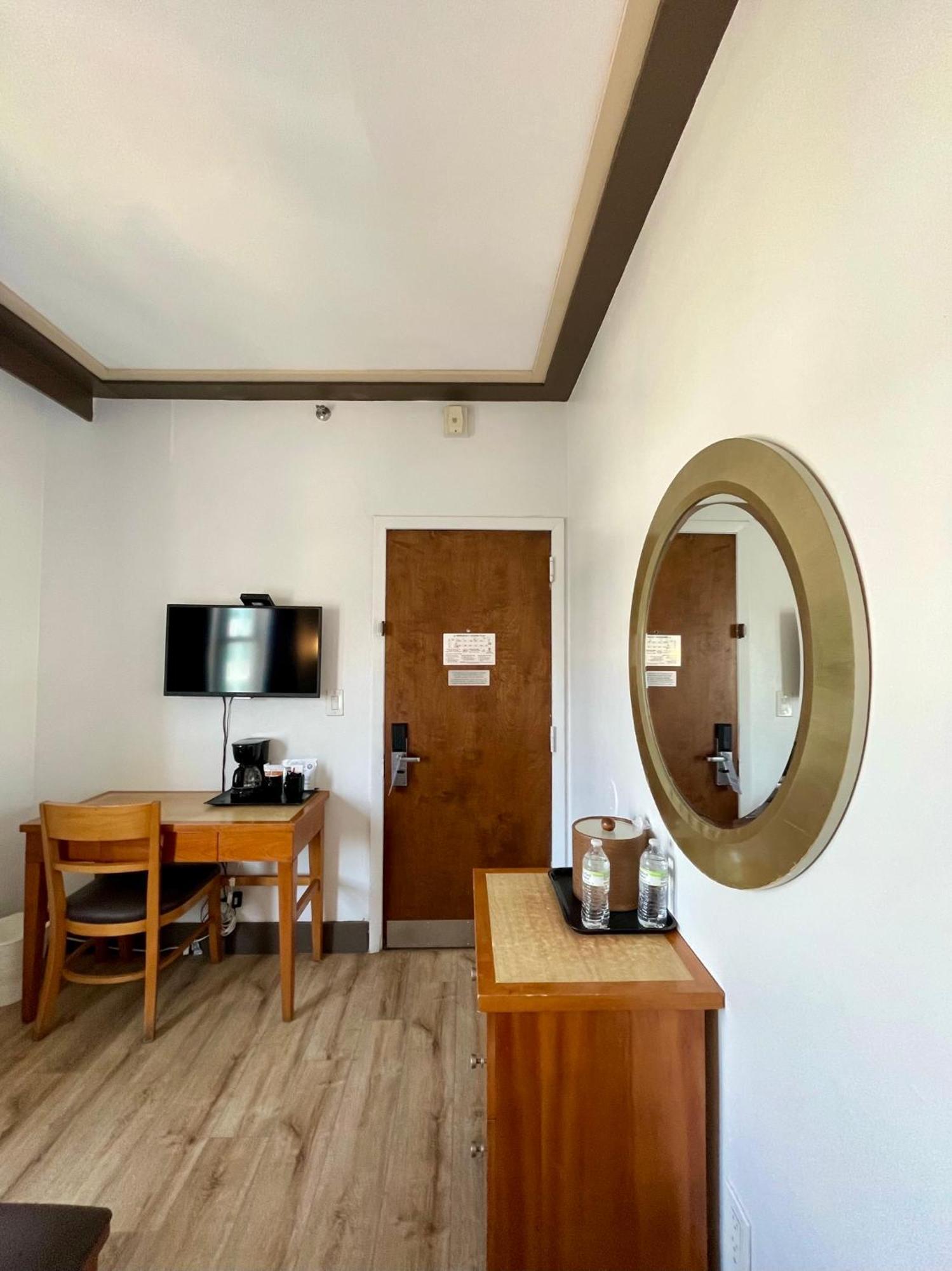 Majestic South Hotel 3*