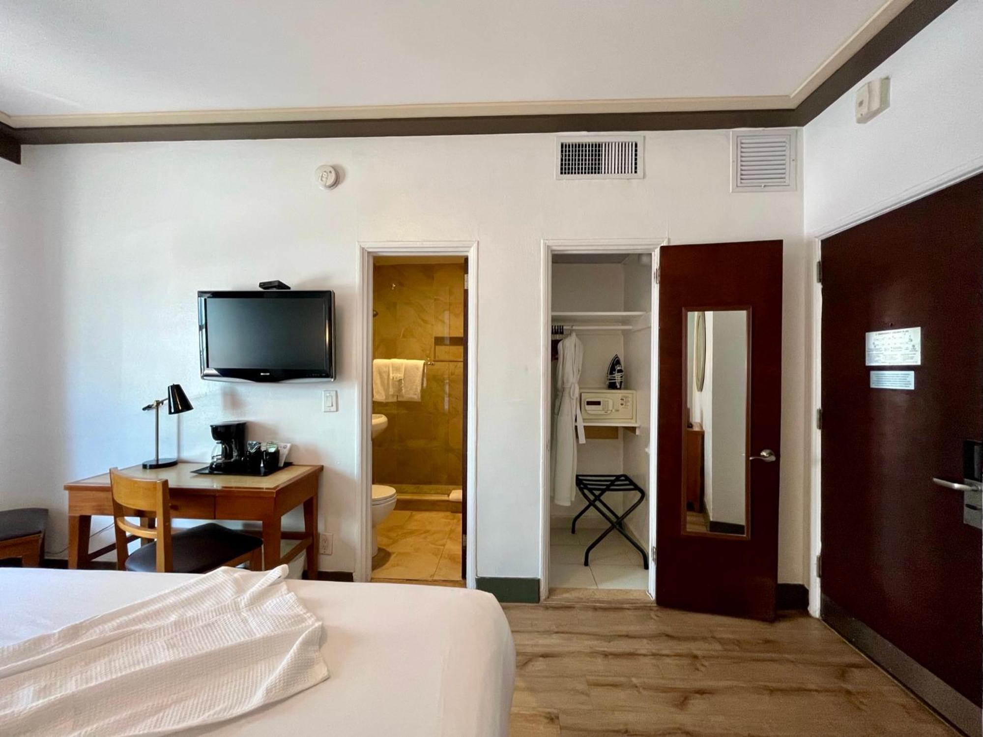 Majestic South Hotel 3*