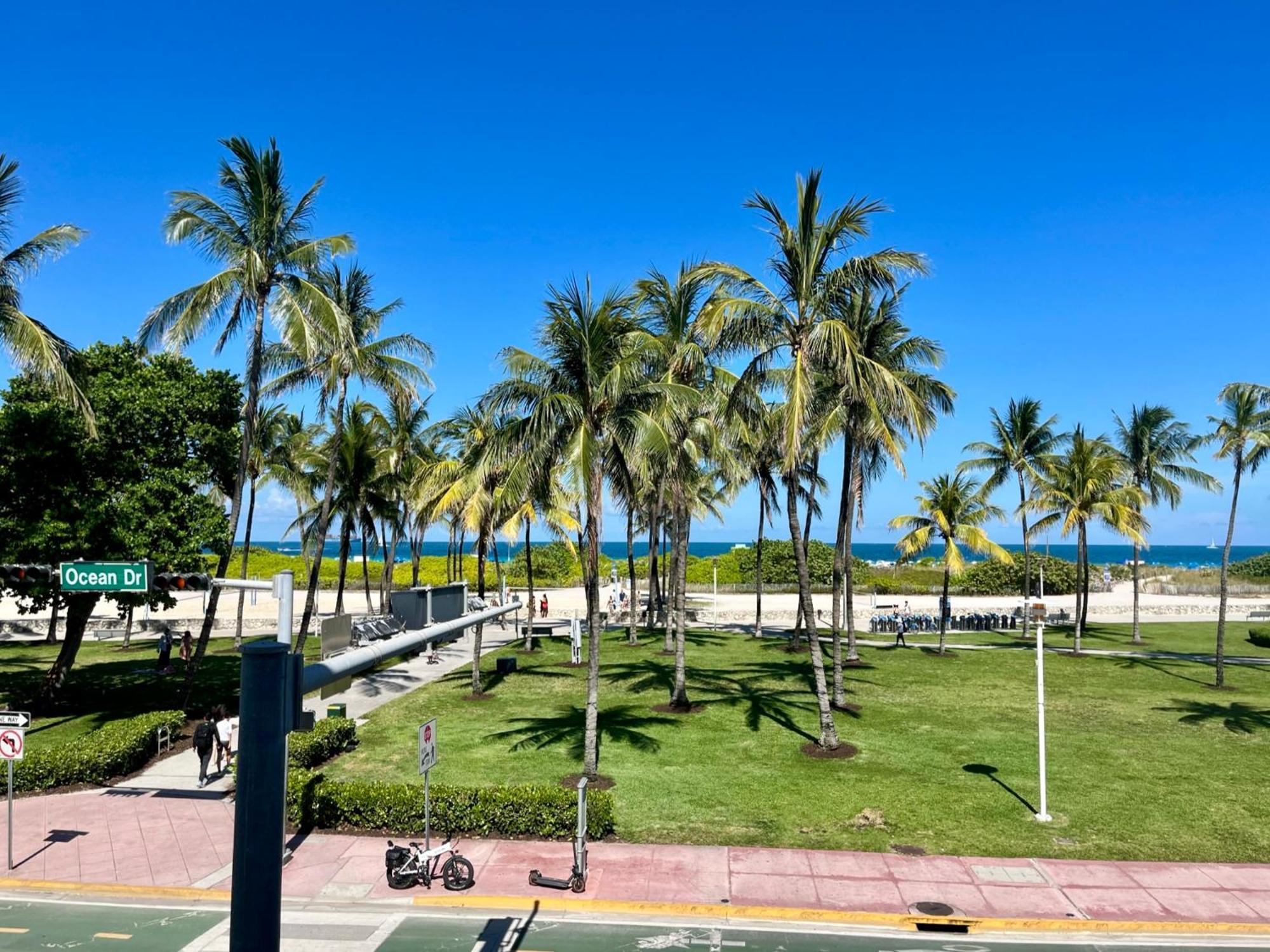 Majestic South Hotel 3*