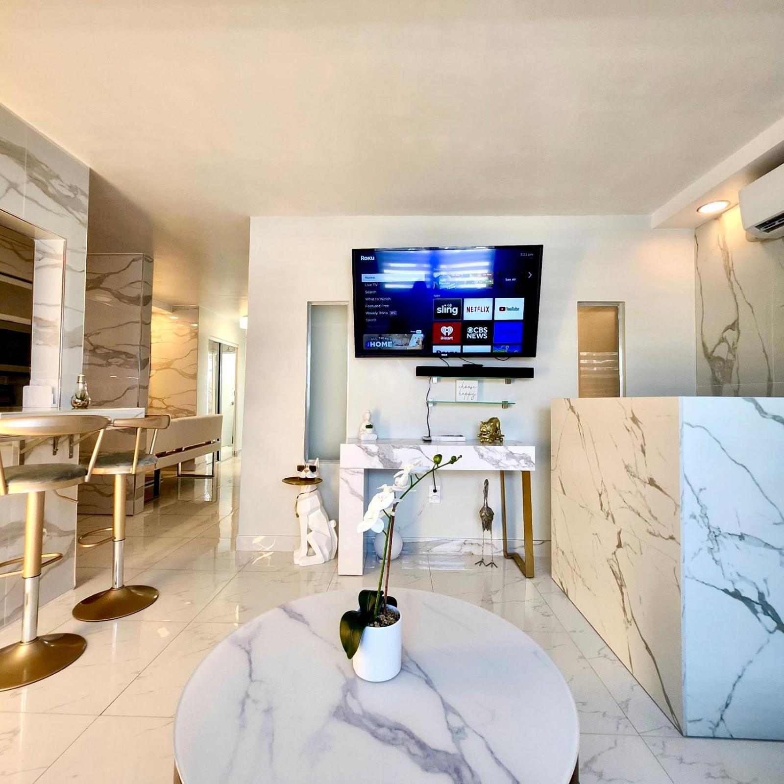 Apartment Luxurious Waterfront With Free Parking 5min Drive To Miami Brach