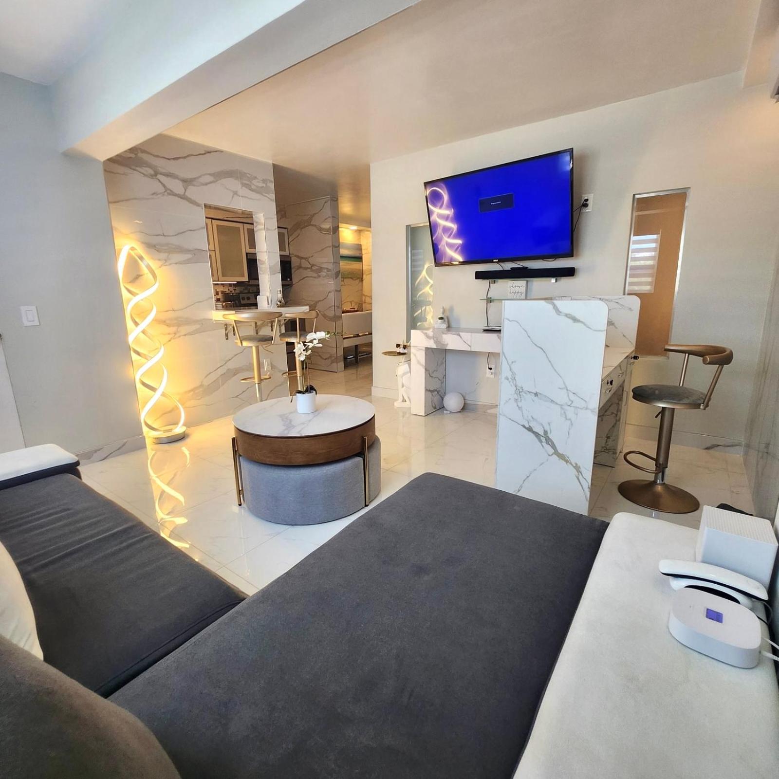 Apartment Luxurious Waterfront With Free Parking 5min Drive To Miami Brach Miami Beach