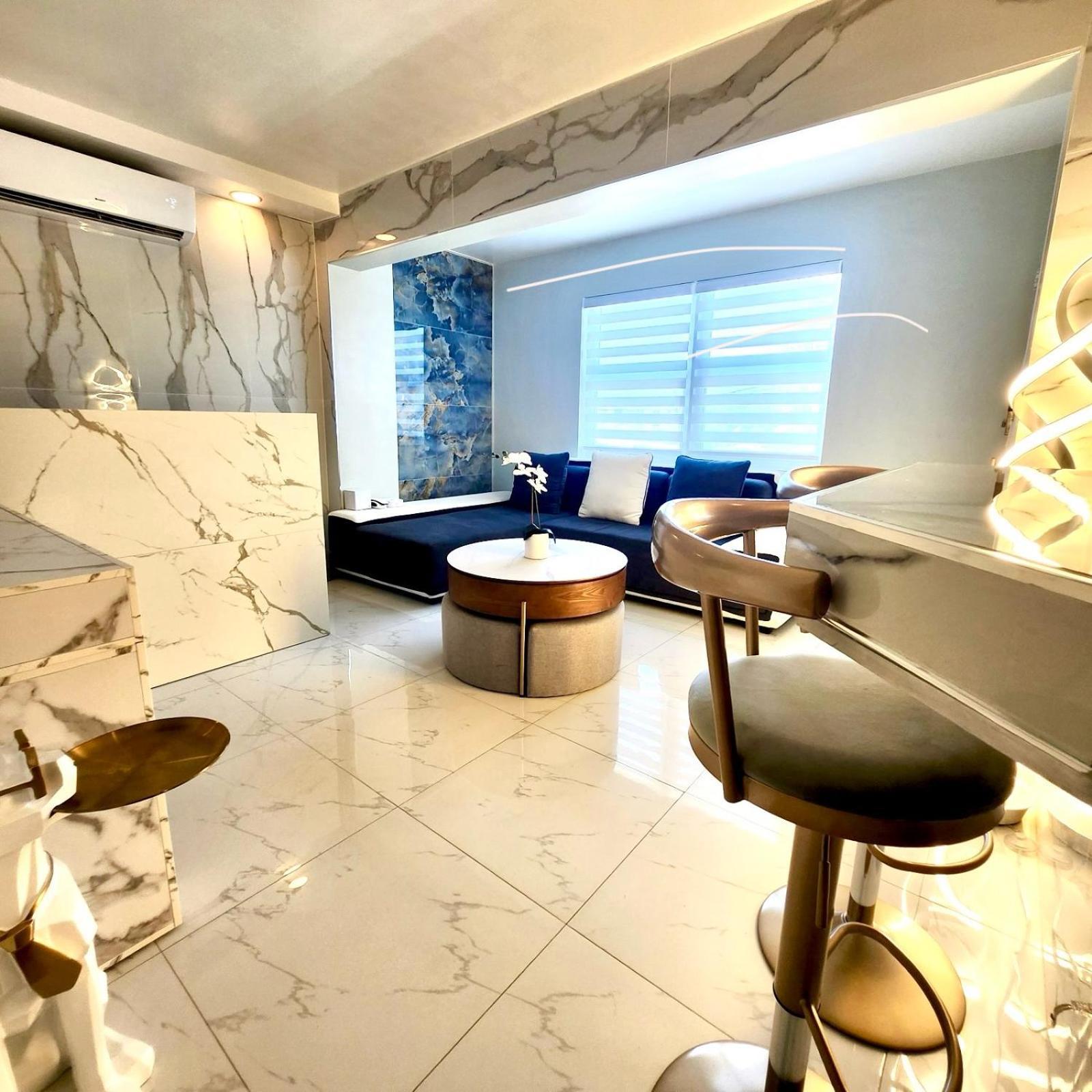 Apartment Luxurious Waterfront With Free Parking 5min Drive To Miami Brach *