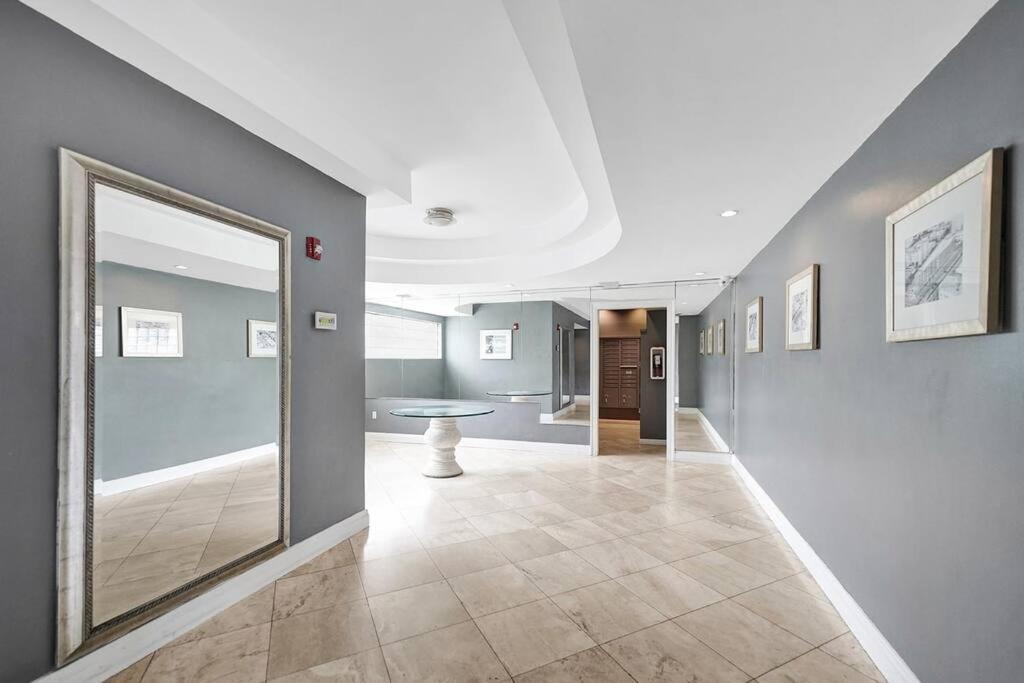 Miami Vacation Home, Nightlife, Dining Apartment
