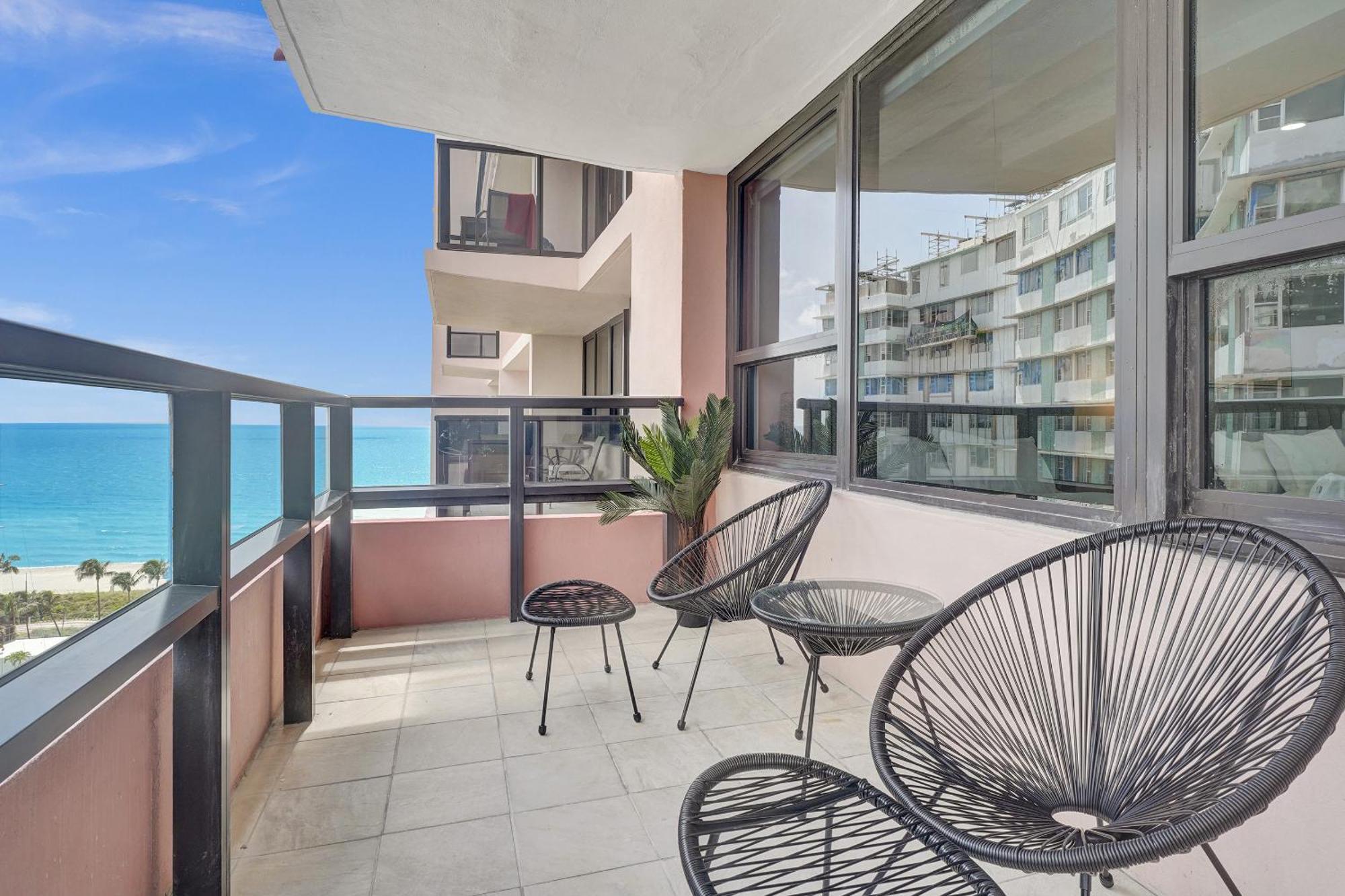 Apartment Amazing 3 Bedrooms 3 Bathrooms 1518