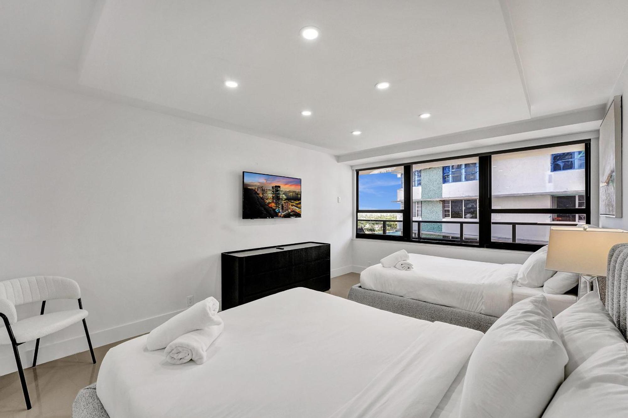 Amazing 3 Bedrooms 3 Bathrooms 1518 Miami Beach