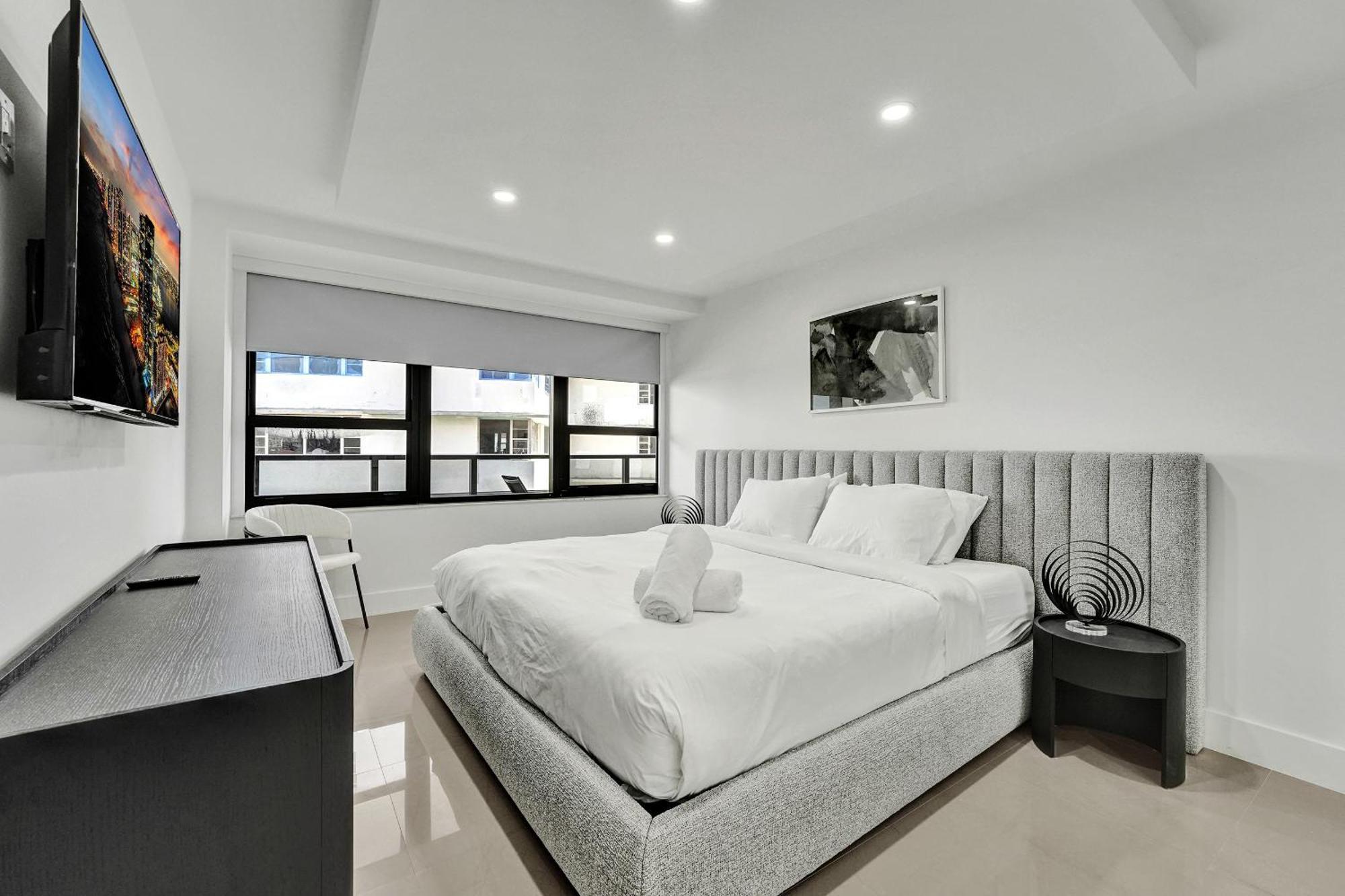 Apartment Amazing 3 Bedrooms 3 Bathrooms 1518