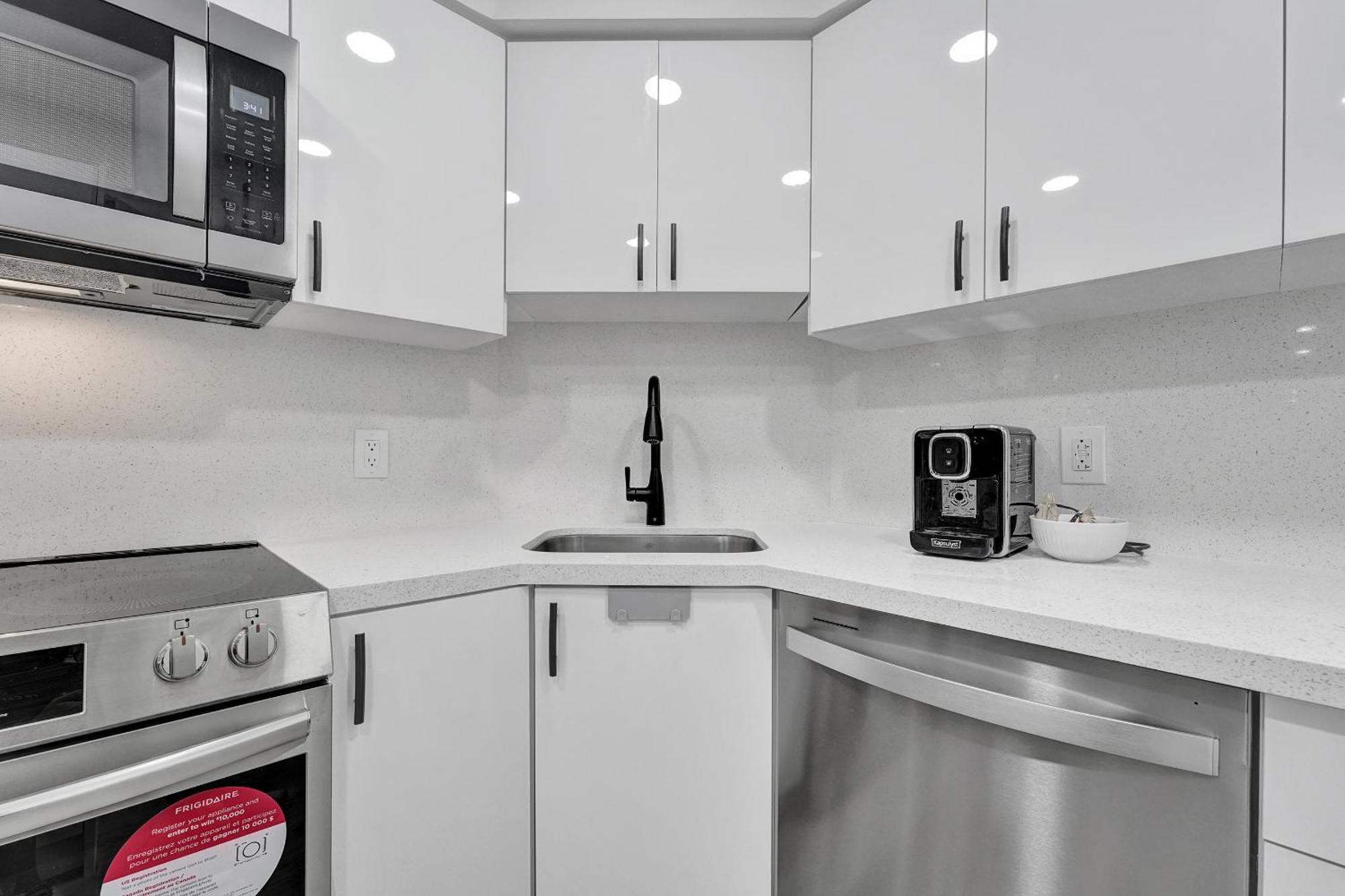 Cozy Oceanfront Service 917 Apartment *