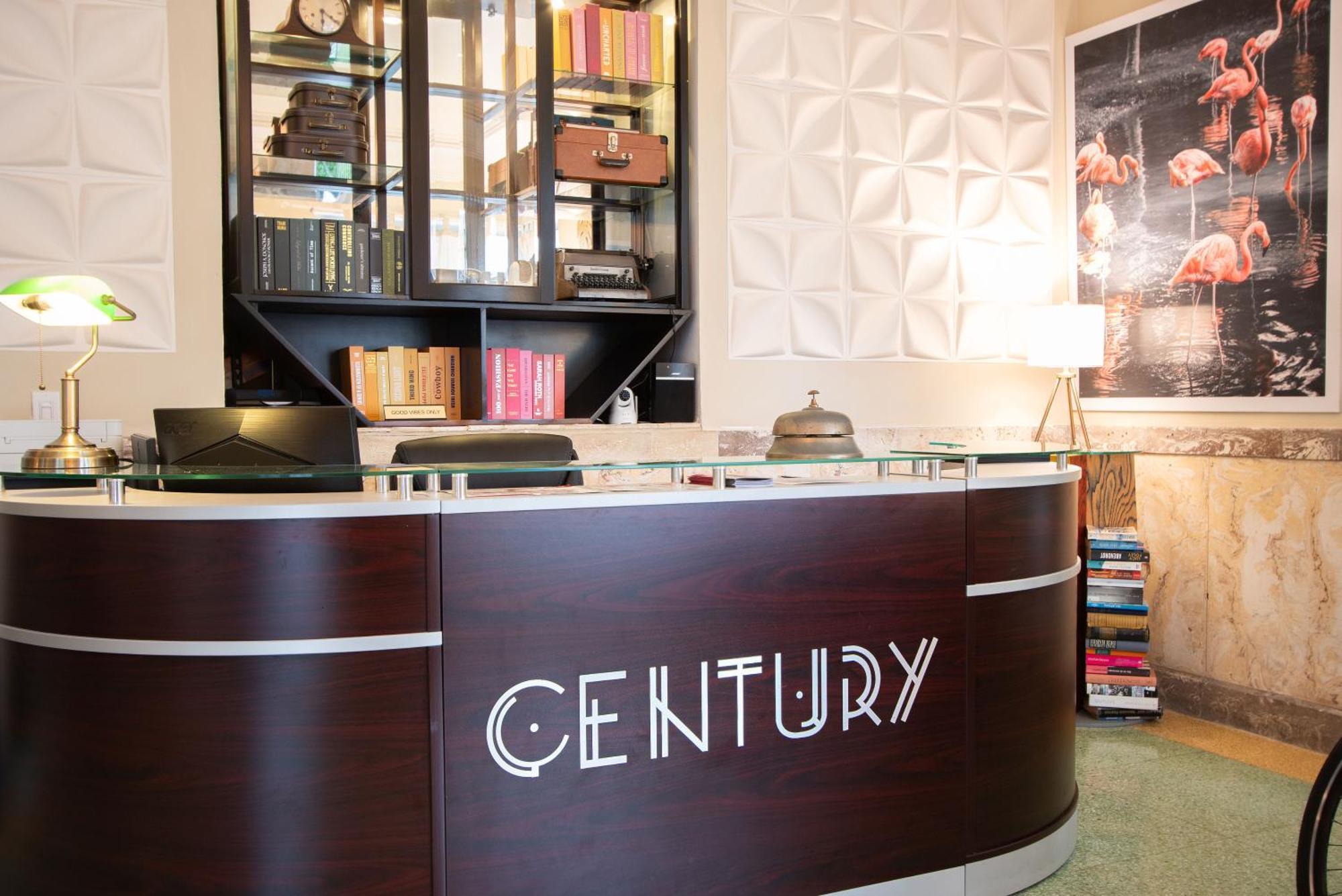 Hotel Century Miami Beach