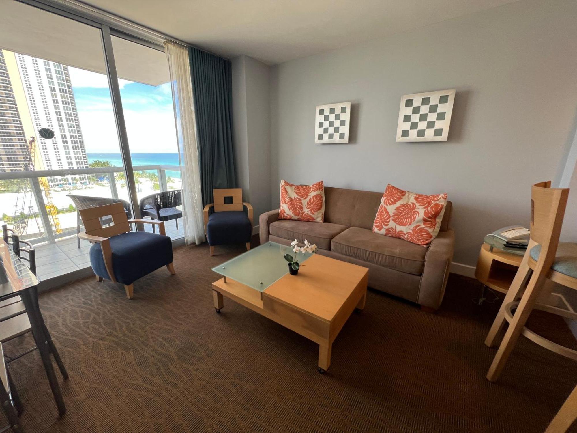 Mvr At Marenas Miami Beach