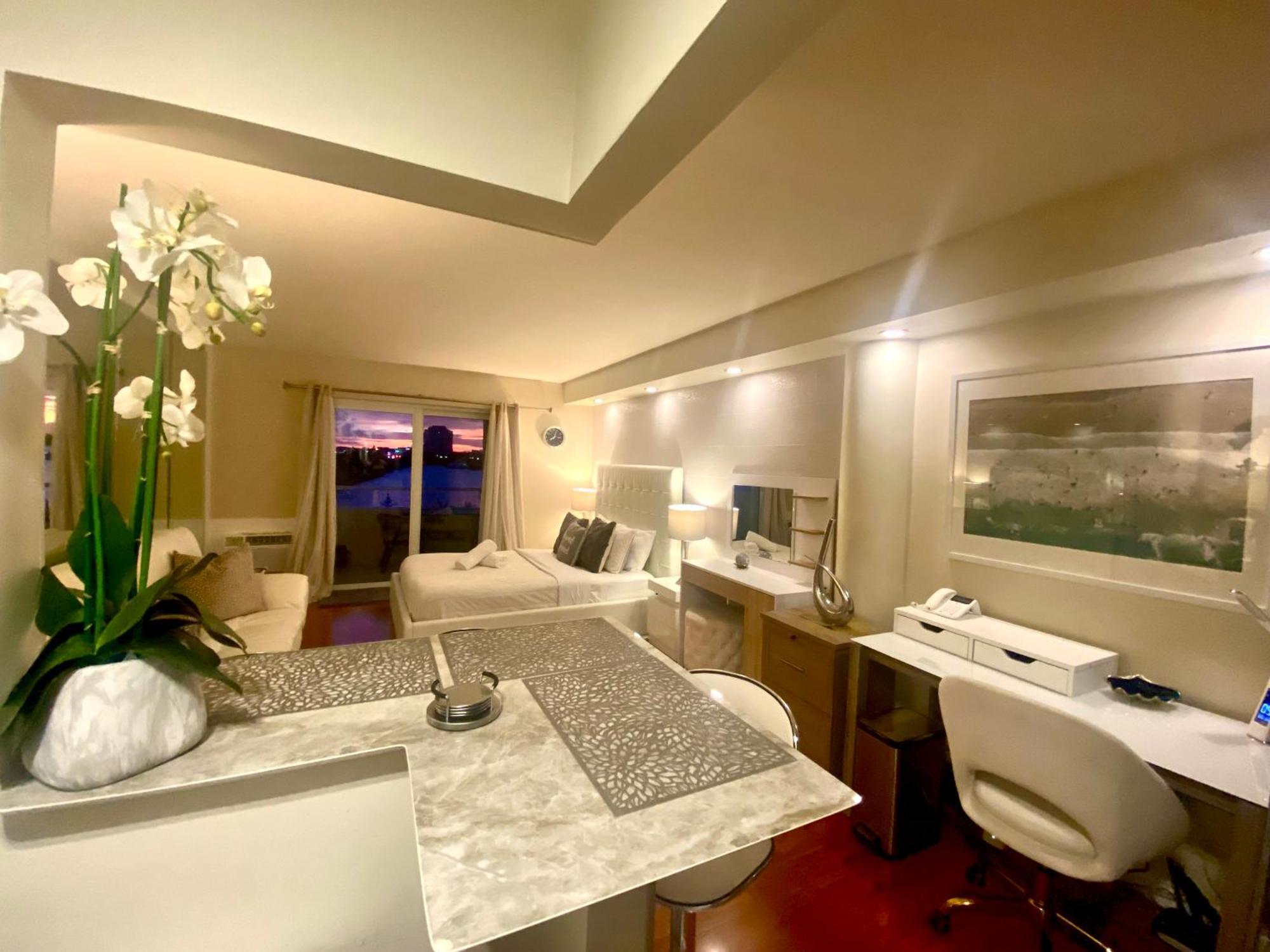 Modern Waterfront With Miami Skyline View, Free Parking 5 Mins Drive To Miami