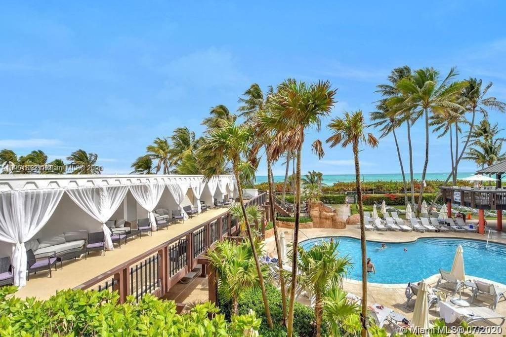 Beautiful 2 Bedroom Amazing Pool Apartment Miami Beach