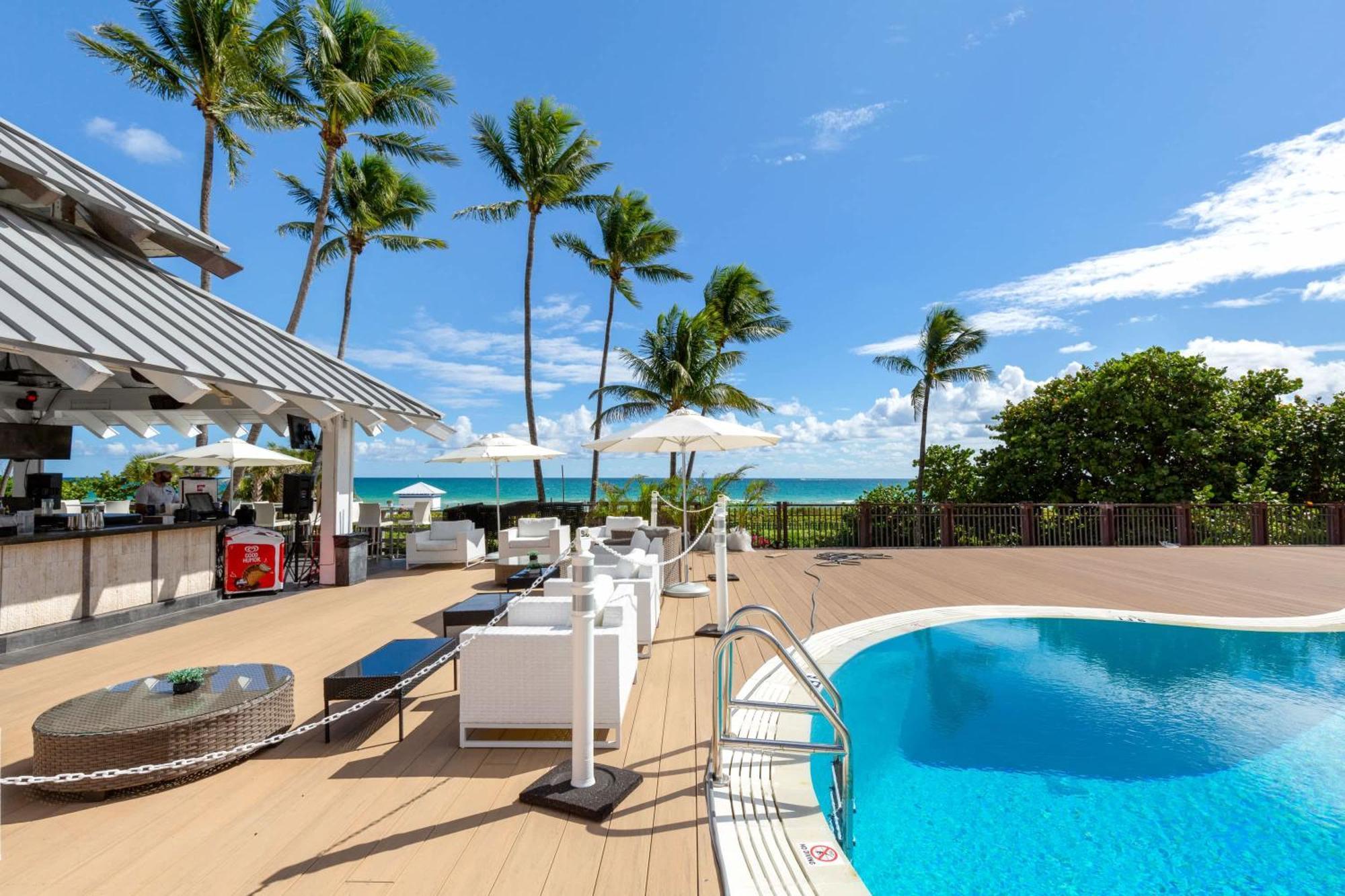 Beautiful 2 Bedroom Amazing Pool Apartment *