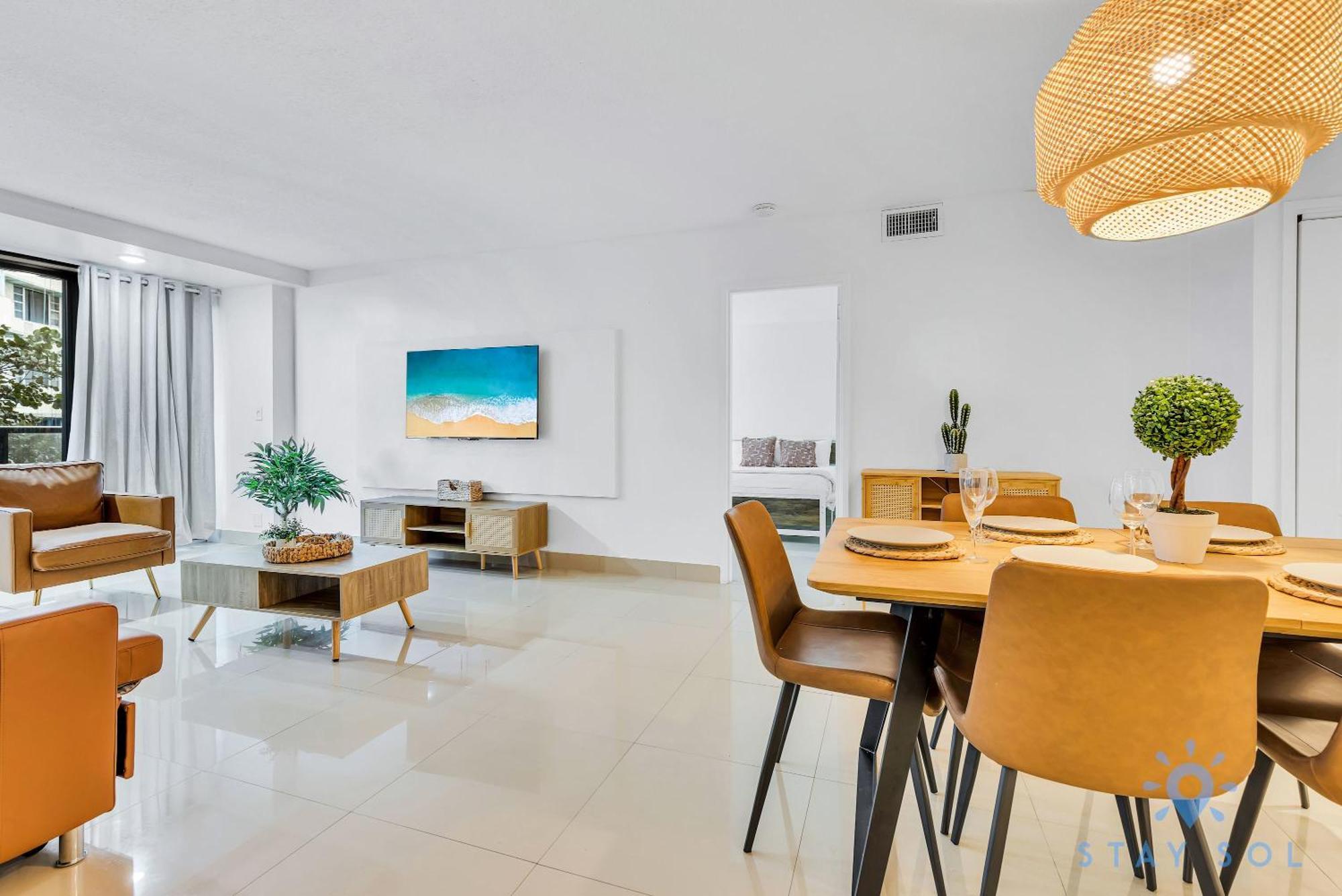 Beautiful 2 Bedroom Amazing Pool * Miami Beach