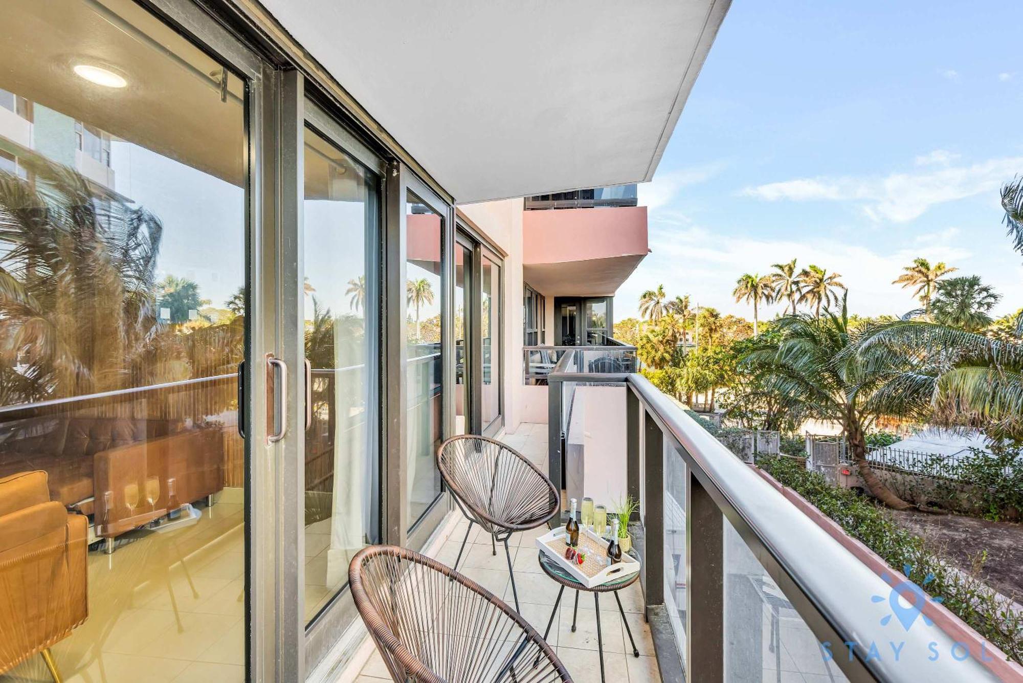 Beautiful 2 Bedroom Amazing Pool