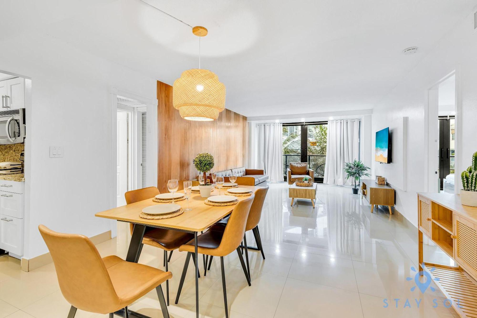 Beautiful 2 Bedroom Amazing Pool Apartment Miami Beach