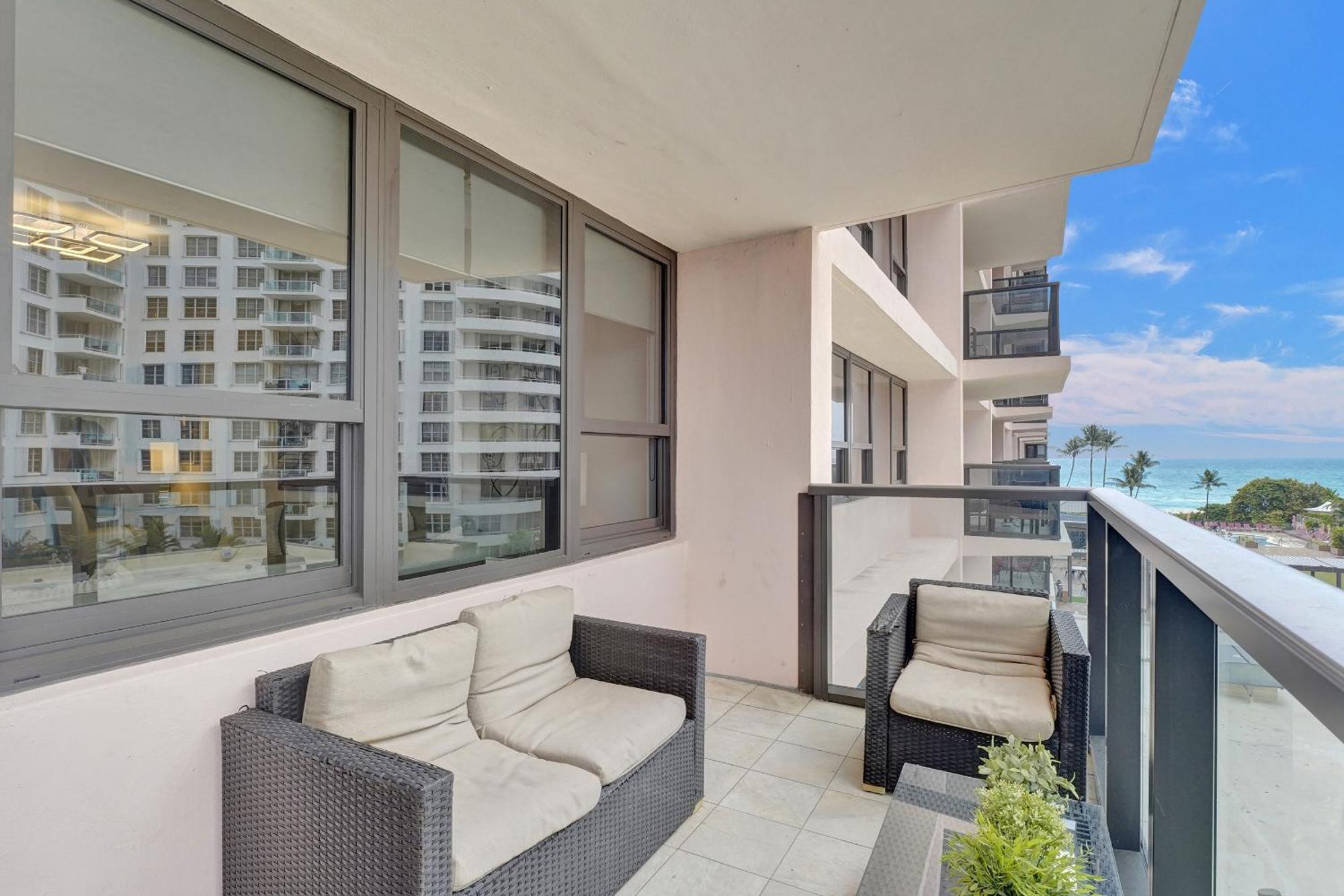 Cozy Ocean View Service 617 * Miami Beach