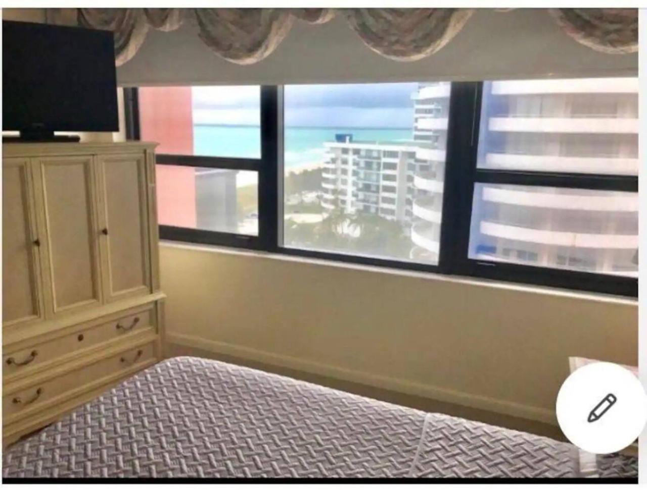44 Access And Private Pool Apartment