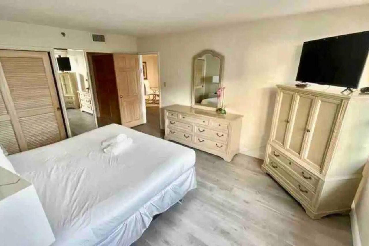 44 Access And Private Pool Apartment
