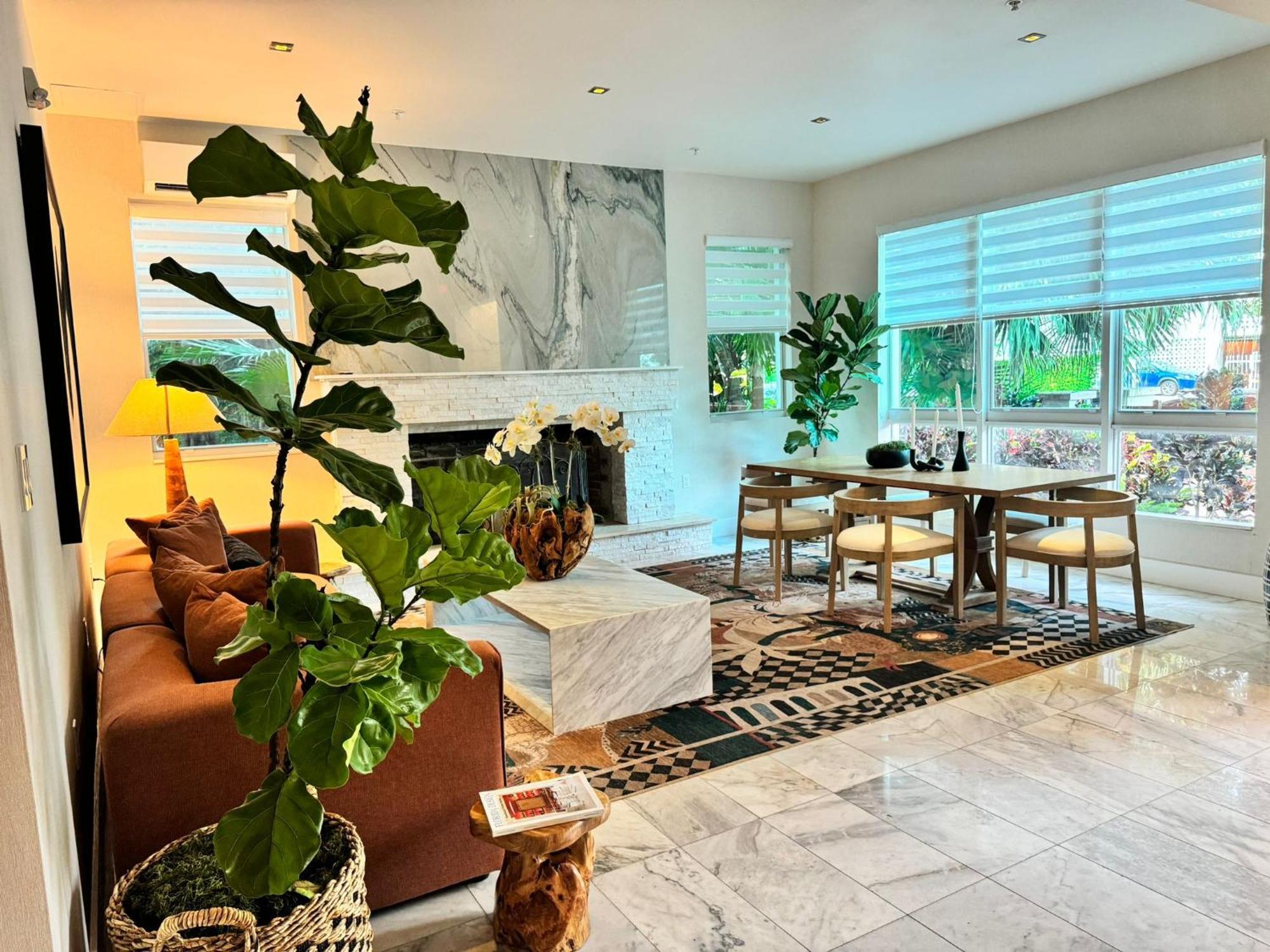 Renzzi On The 3* Miami Beach