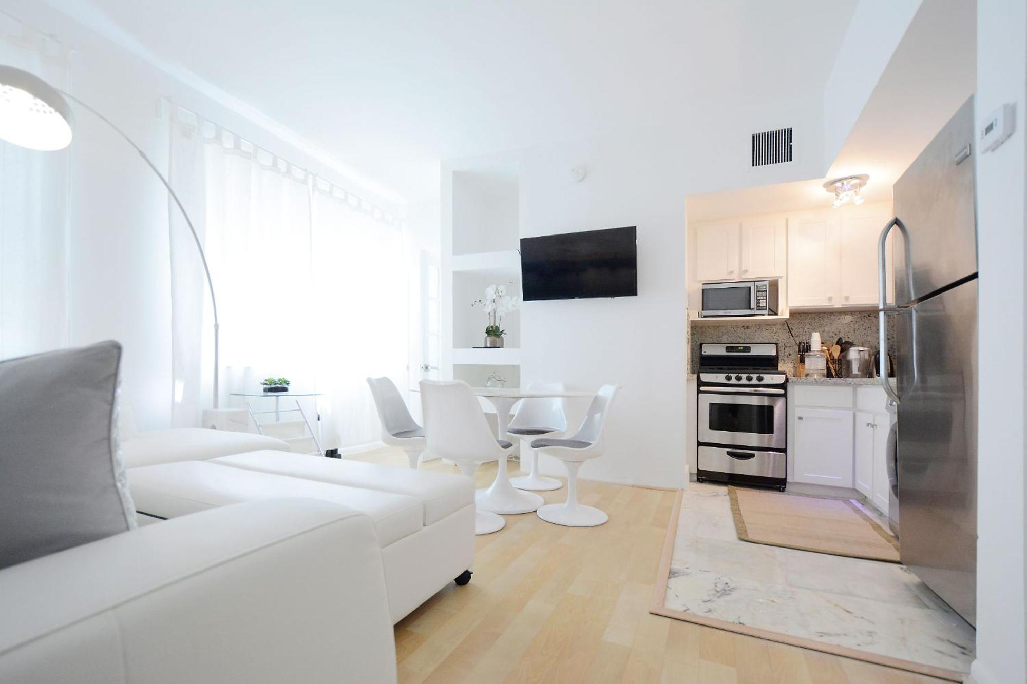 Art Deco Washingthon Apartment *