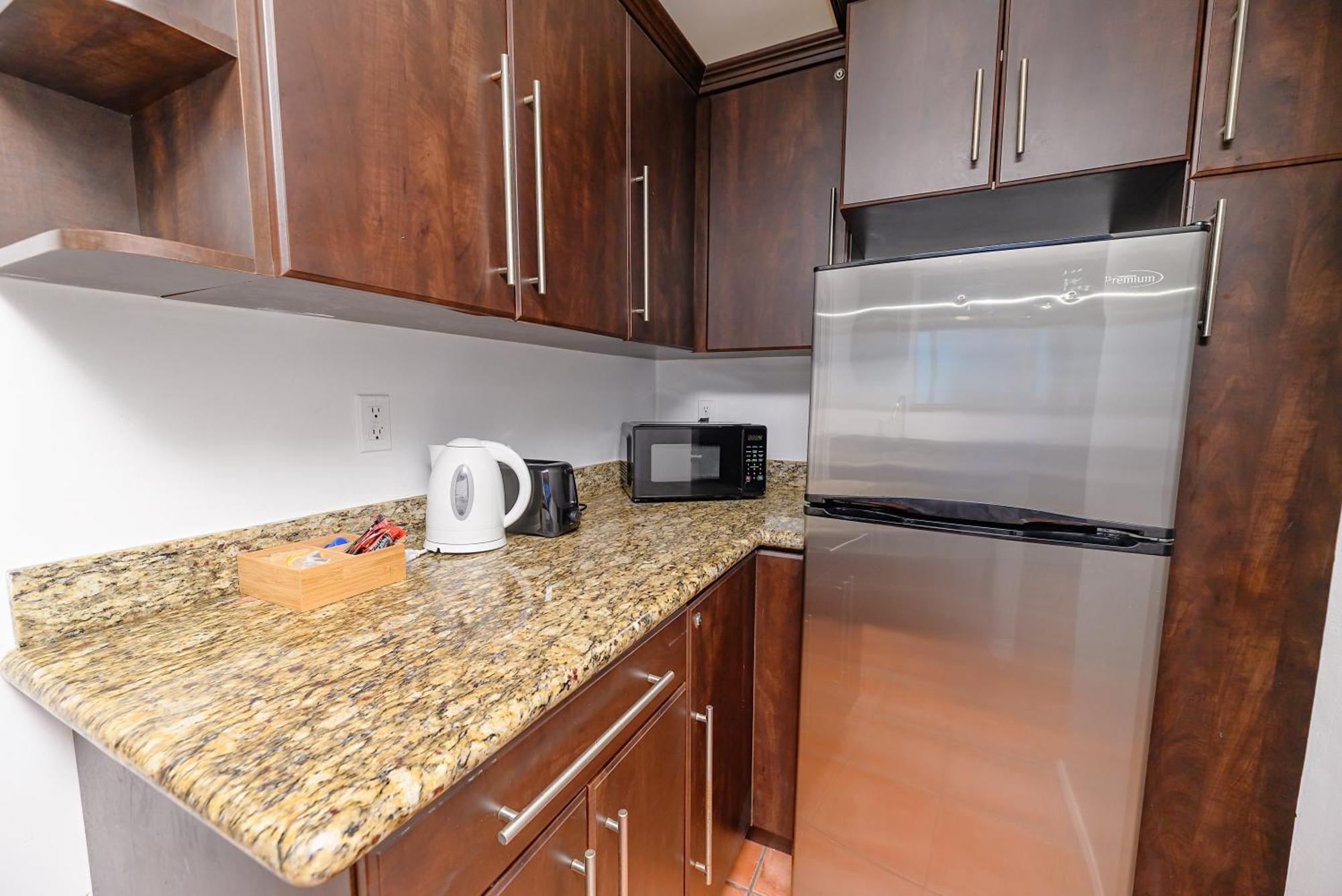 Seastays-beachfront Apartment