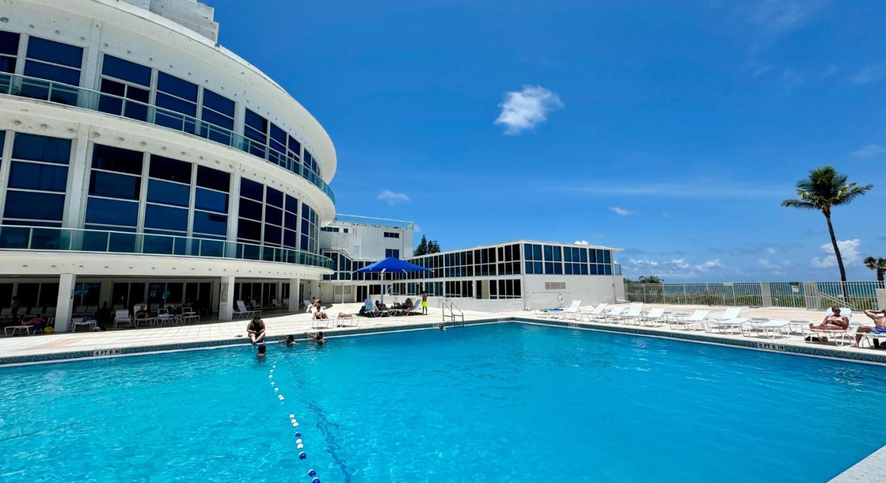Seastays-beachfront Apartment