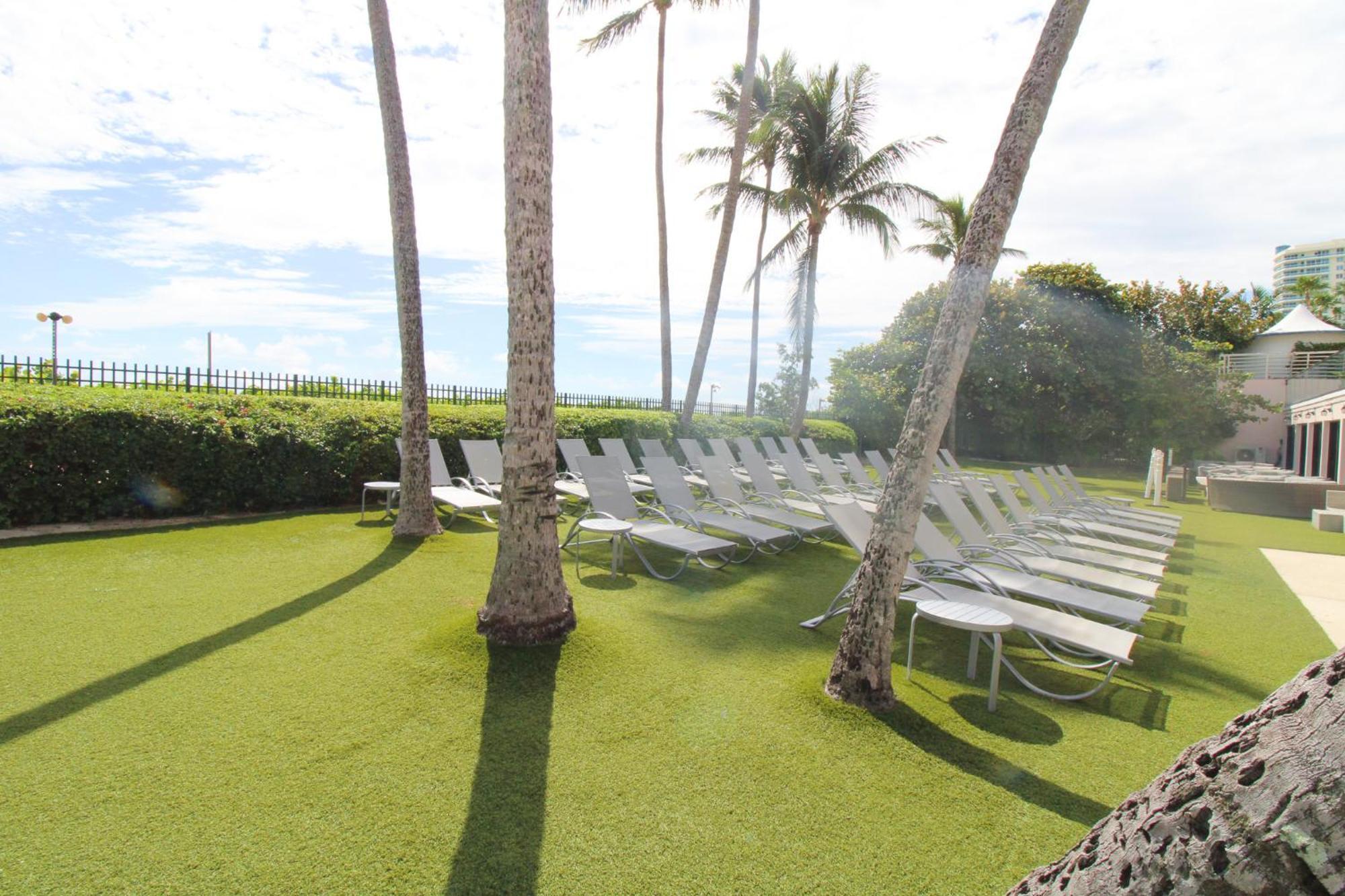 Alexander 1209 Beachfront With 2 Pools , Access, Sauna, Stores
