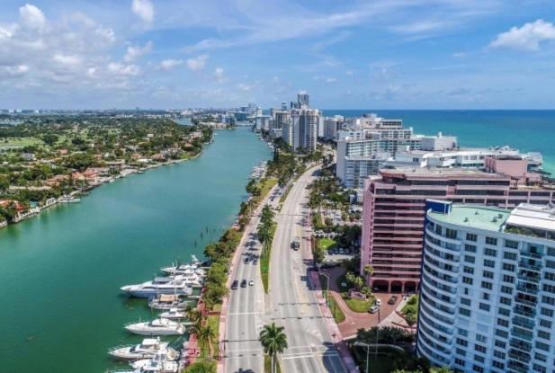 Alexander 1209 Beachfront With 2 Pools , Access, Sauna, Stores Miami Beach