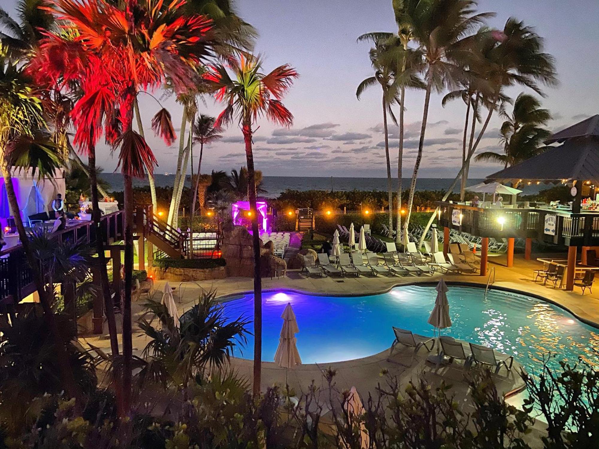 Alexander 1209 Beachfront With 2 Pools , Access, Sauna, Stores *