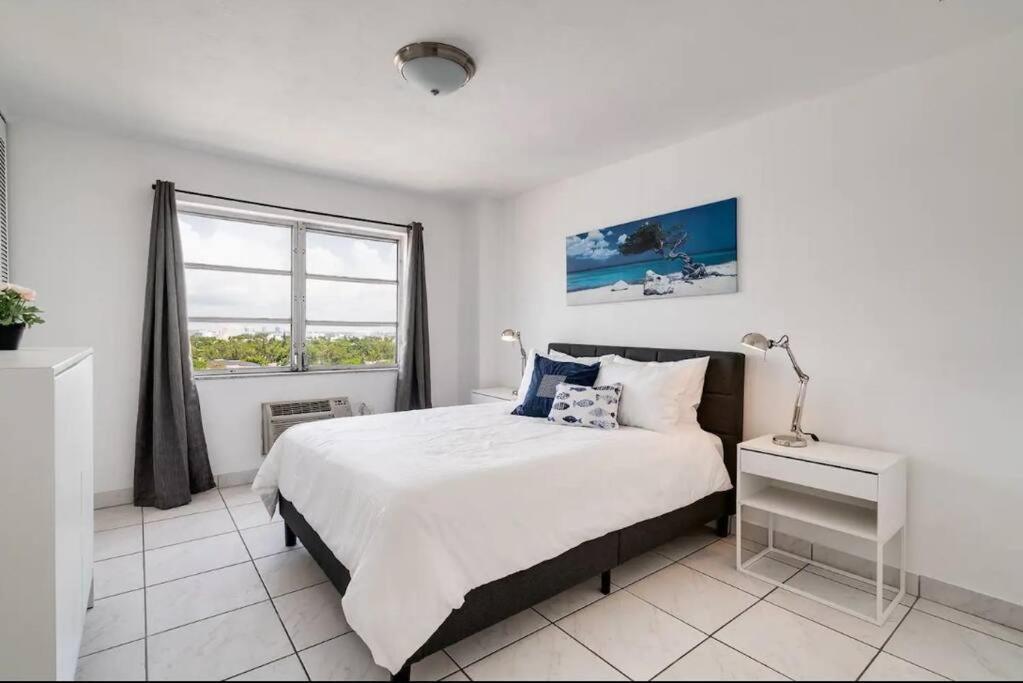 Apartment 1106- 1br & 1ba With Balcony, Stunning & Ocean Views *