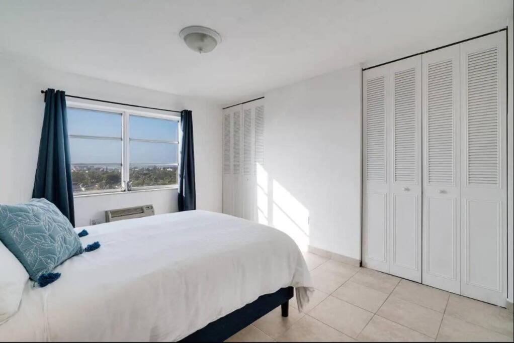 1104- 1br & 1ba With Spectacular & Ocean Views Miami Beach