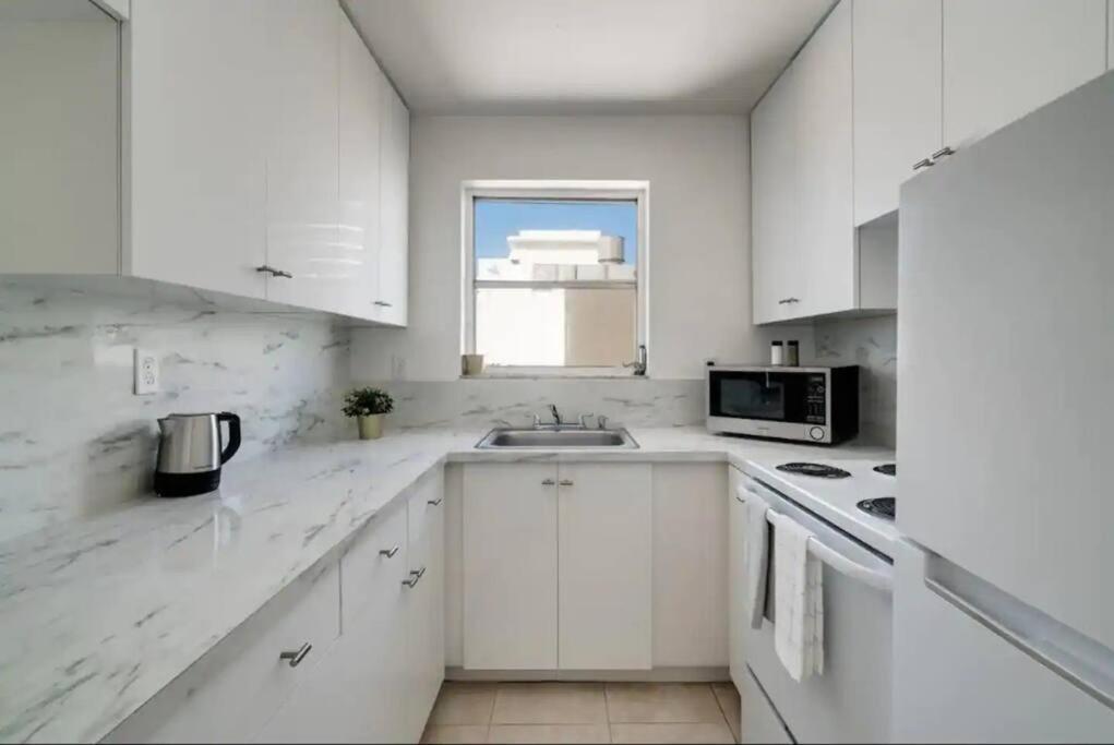1104- 1br & 1ba With Spectacular & Ocean Views Apartment