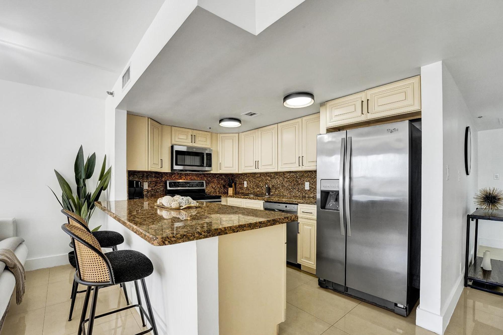 Ocean View Service 504 Miami Beach