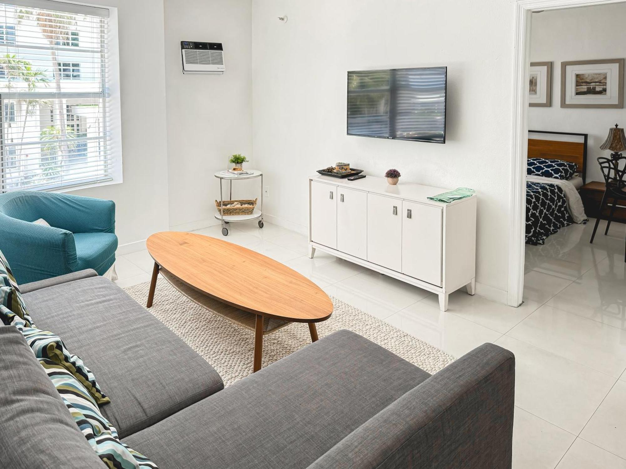 2 Bedroom On The ! * Miami Beach