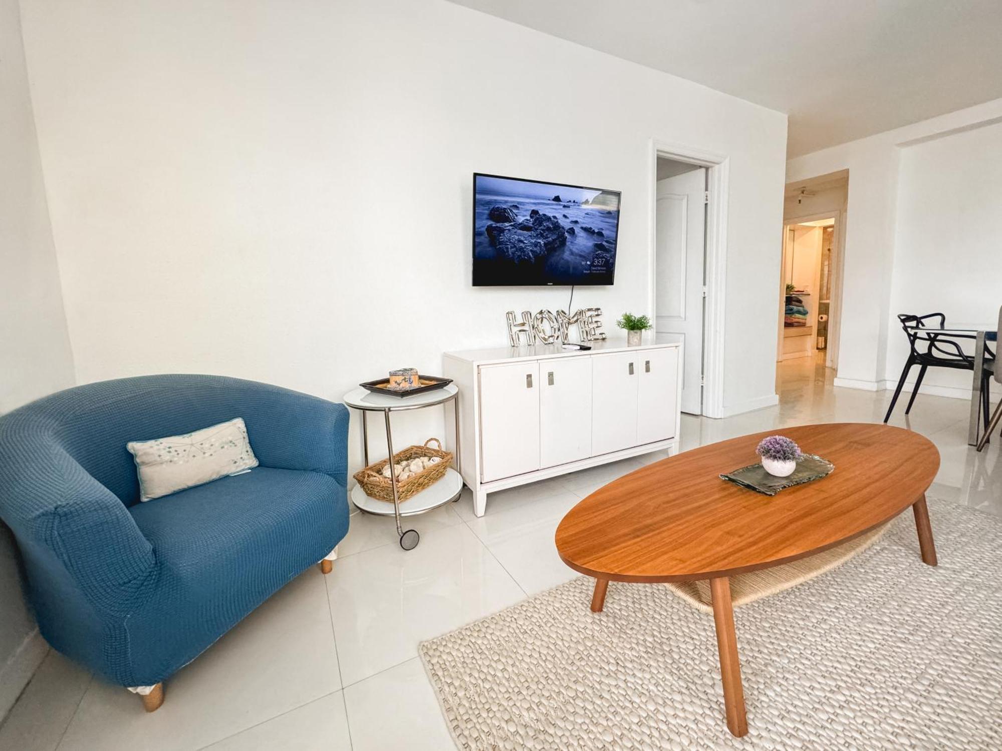 2 Bedroom On The ! Miami Beach