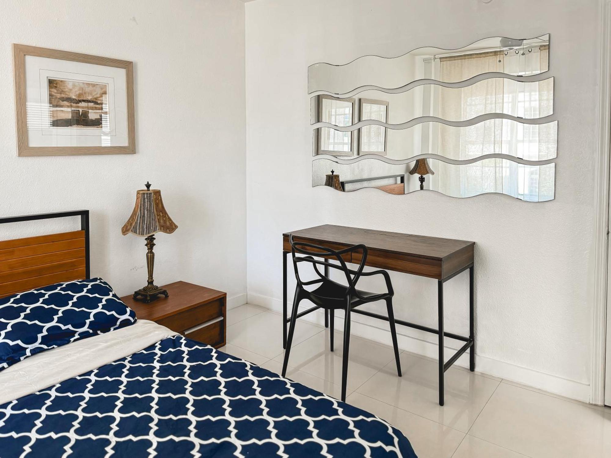 2 Bedroom On The ! * Miami Beach